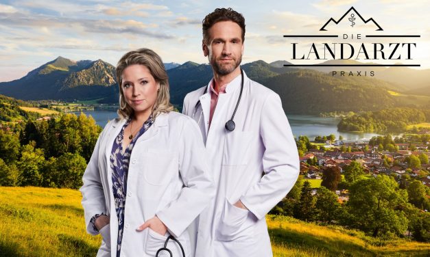 Dr. Sarah König ist zurück am Schliersee: Die zweite Staffel „Die Landarztpraxis“ startet am Dienstag, 7. Mai, in SAT.1