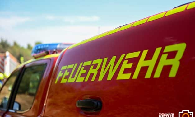 Brand mehrerer Gebäude führt zu Abriss- Weinstraße Wachenheim gesperrt