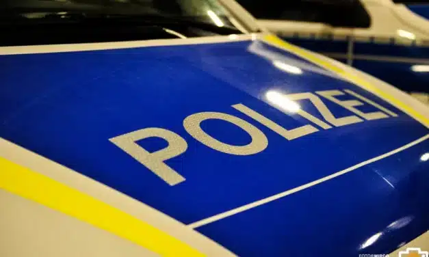 Worms – Aggressiver Verkehrsteilnehmer provoziert Zusammenstoß und flüchtet