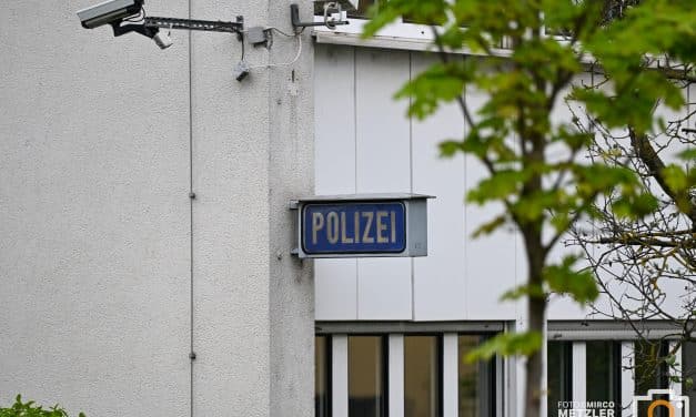 Verkehrsunfallflucht an geparktem Pkw in Alzey