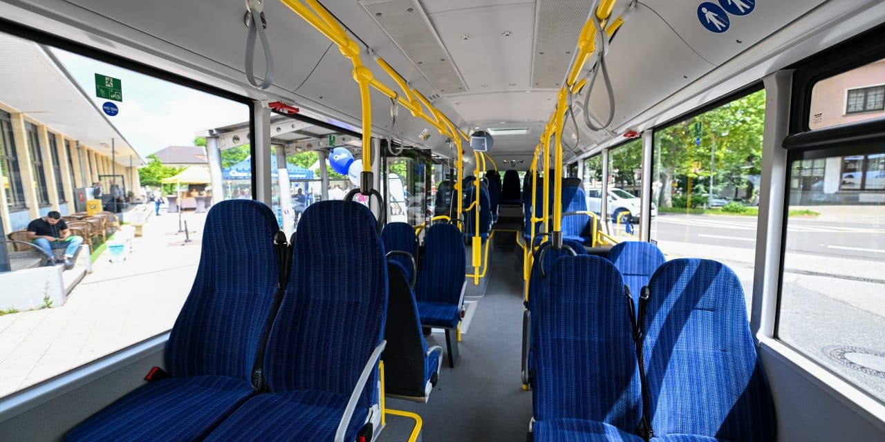 Zusatzbusse im Schulverkehr aufgrund von Zeugnisvergabe am 4. Juli