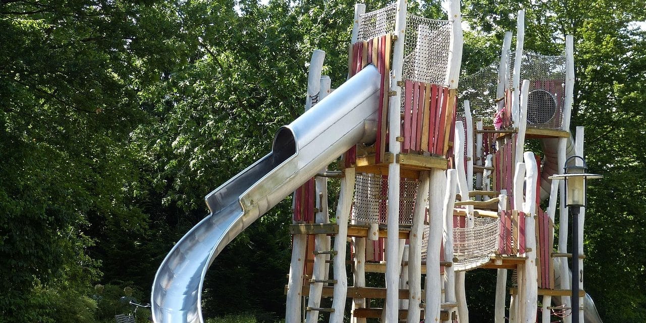 Wenn die Rutsche zu heiß ist: Grüne sorgen sich um Hitzeschutz für Kinder