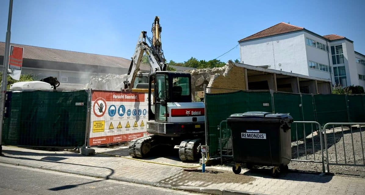 Lehrschwimmbecken an der ASS ist Geschichte – Abbrucharbeiten sind erfolgt