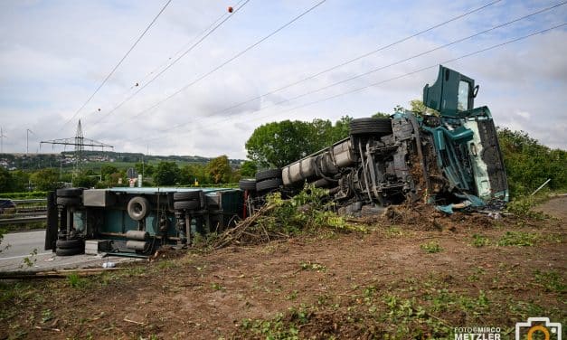 Schwerer LKW-Crash auf A61 bei Gundersheim – Metallschrott verteilt sich über Autobahn