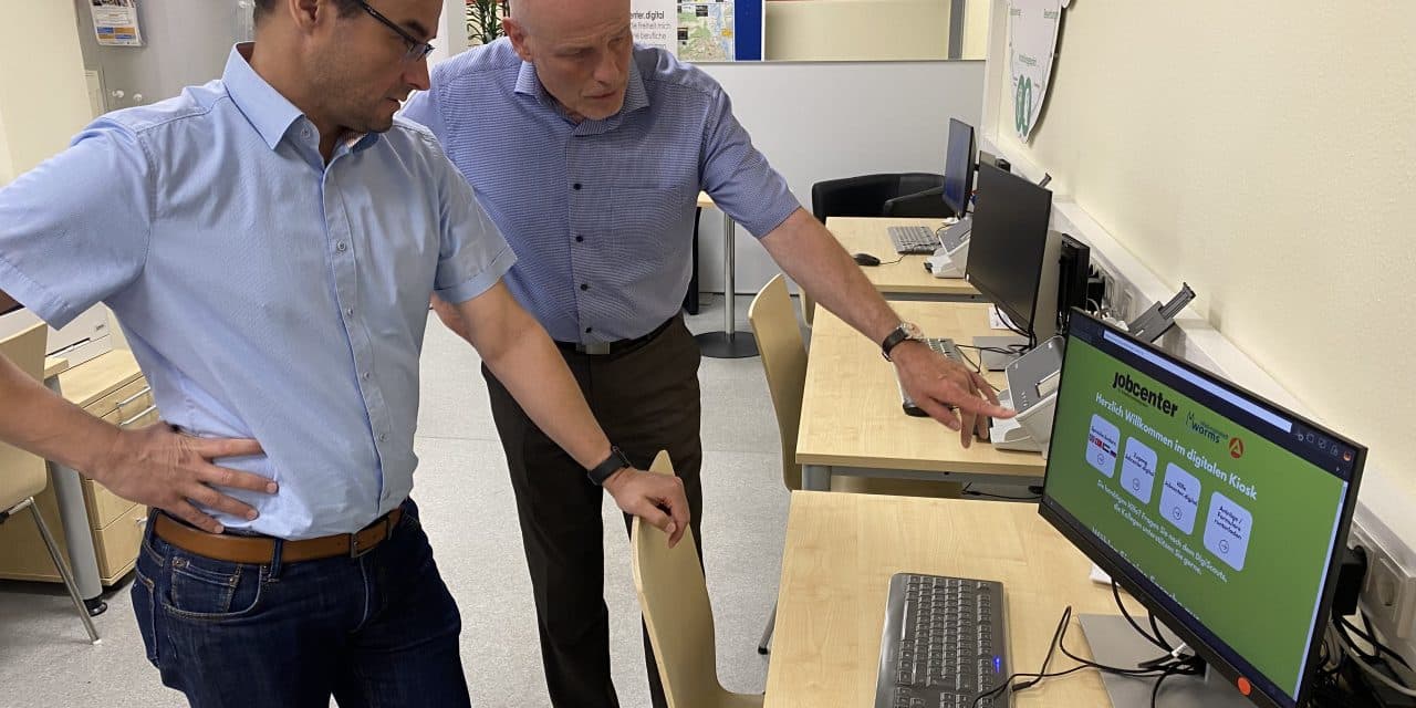 Dirk Beyer besucht Jobcenter Worms: Einblick in Herausforderungen und Erfolge