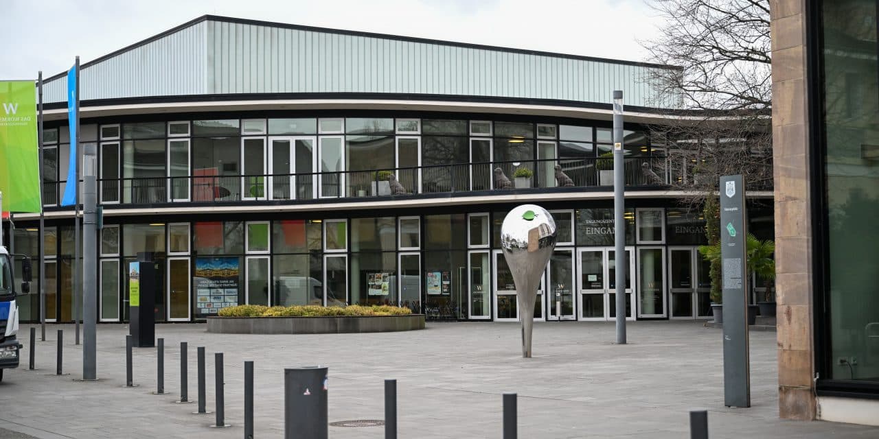 Saisonstart im Wormser: Abos sichern, Kindertheater im September