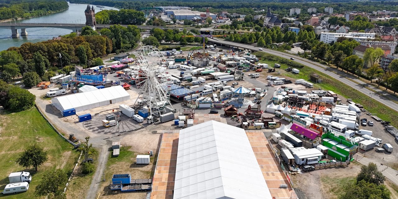 Heiße Phase: Aufbau fürs Backfischfest 2025 läuft – nur noch 4 Tage bis zum Start