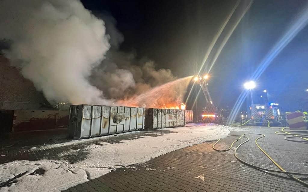 Feuerwehr verhindert Großbrand bei Firma Becker Worms