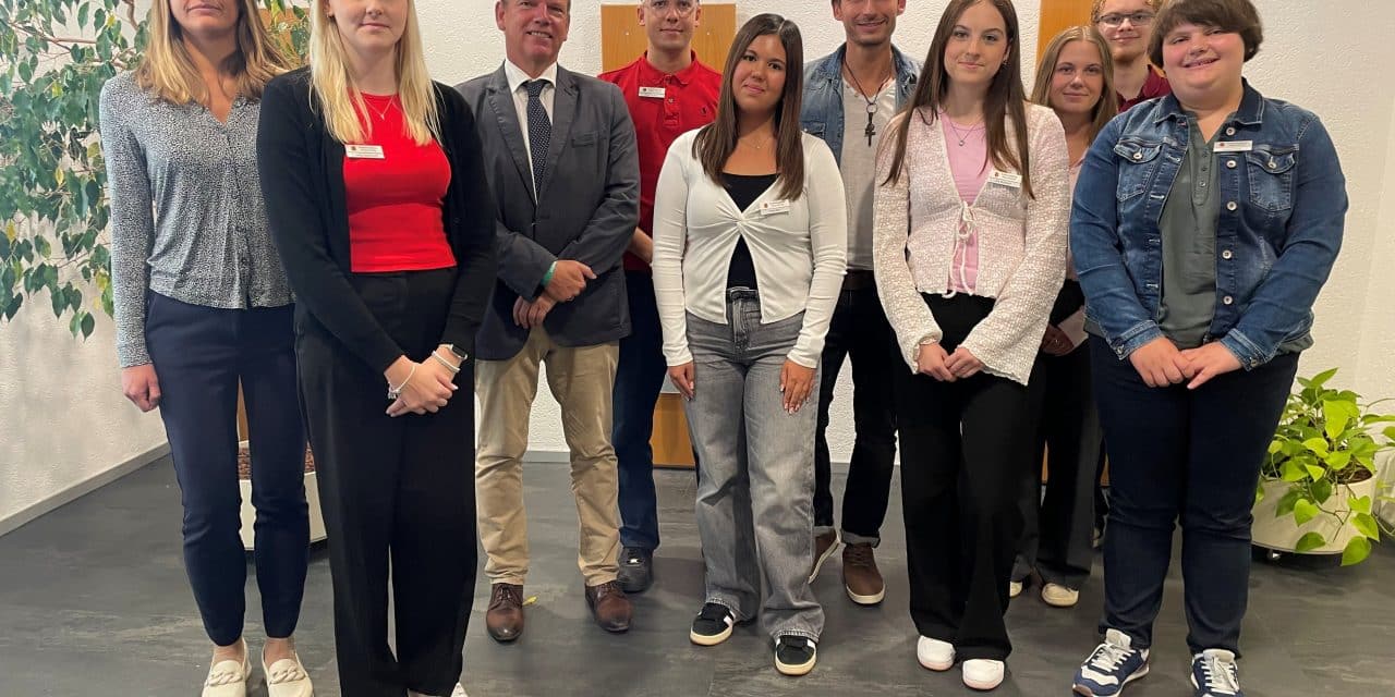 Neue Auszubildende begrüßt – langjährige Mitarbeiterinnen geehrt