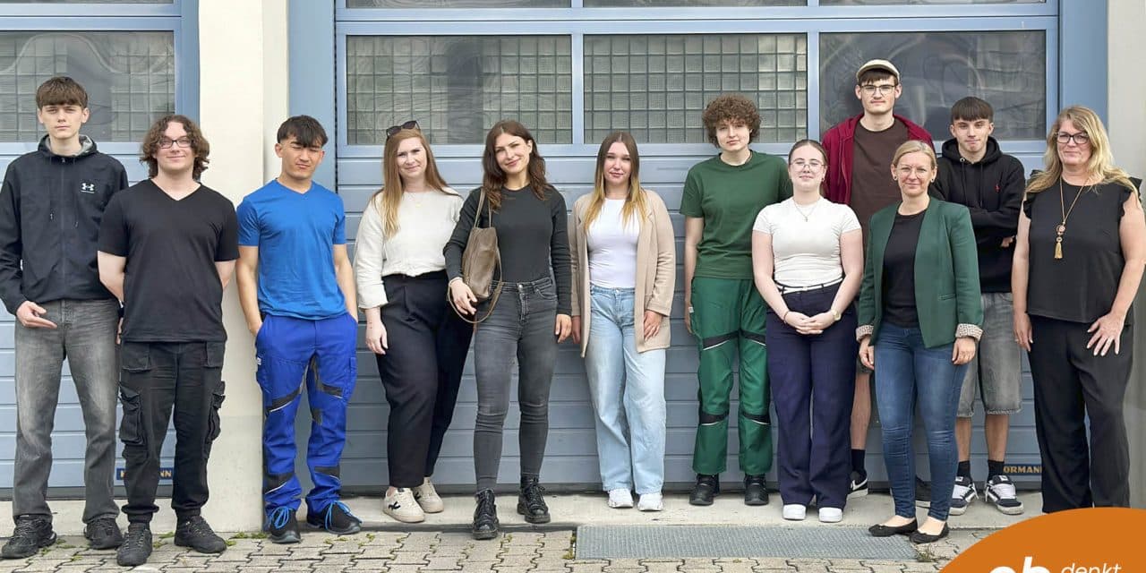 Ausbildungsstart 2025: Elf Nachwuchskräfte starten bei der ebwo AöR