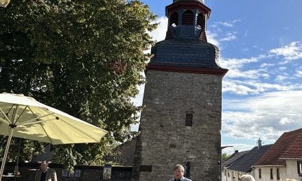 Schiefer Turm von Gau-Weinheim im Fokus des Denkmaltags