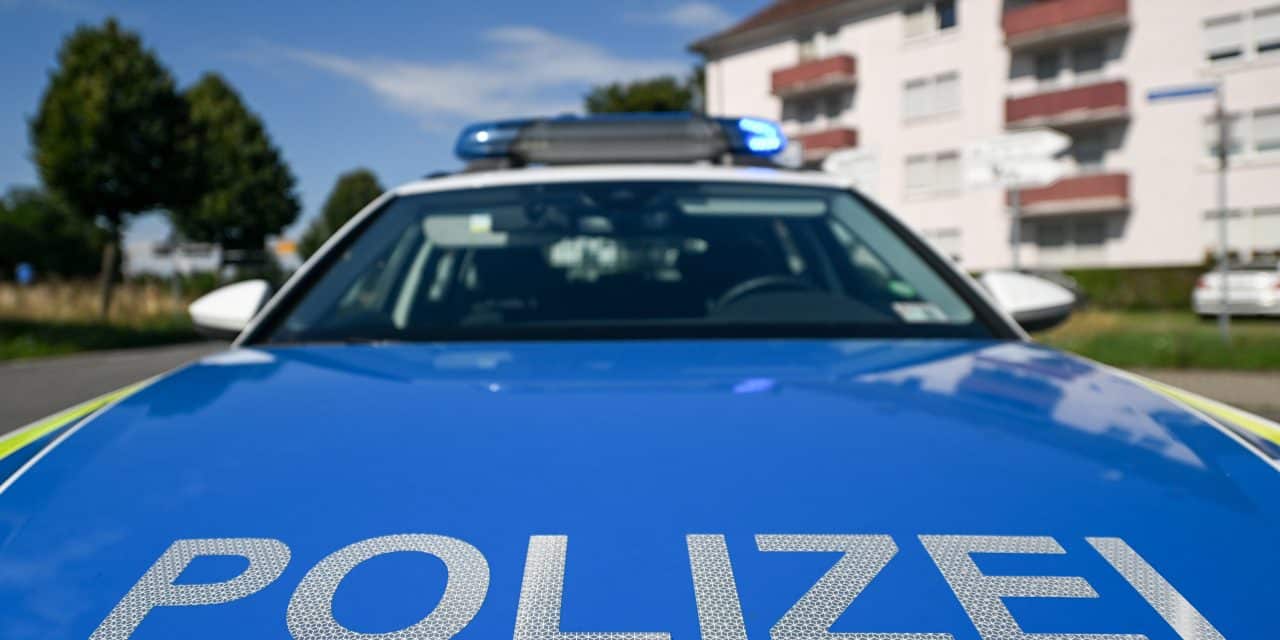 Ungebremst ins Heck – LKW rammt geparkten Lastwagen nähe Worms