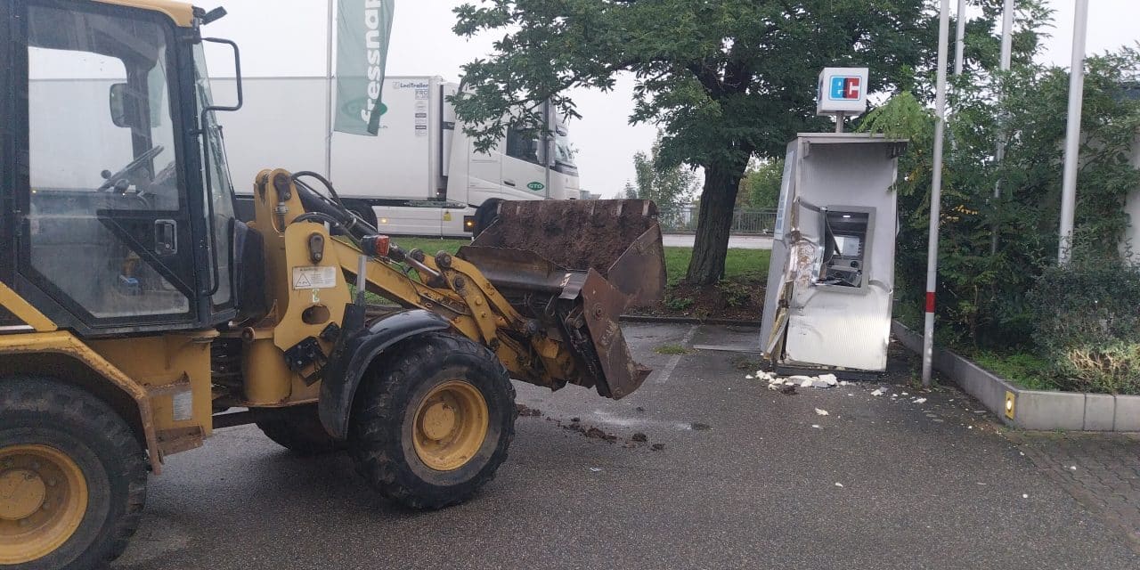 Mit dem Bagger zum Geld: Versuchter Geldautomaten-Aufbruch in Worms