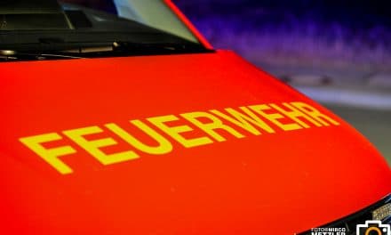 Verkehrsunfall mit Verletzten – Gaffer verursachen Folge-Crash