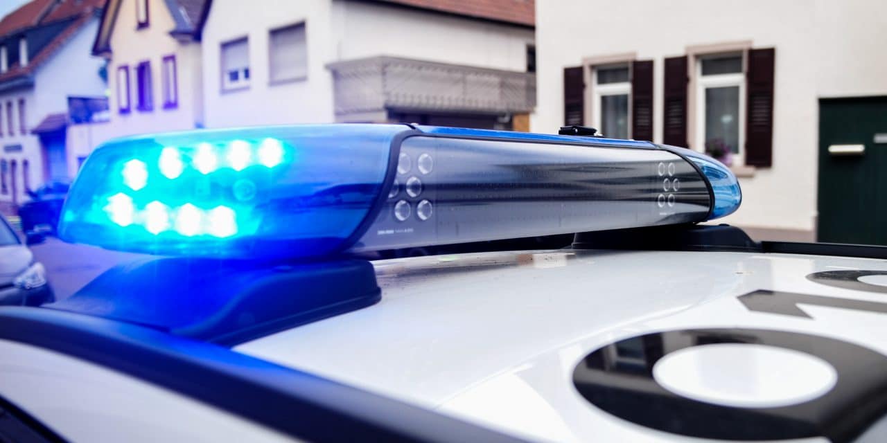 Reifen geplatzt auf der A 61 – Sattelzug bleibt in Baustelle liegen