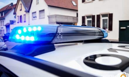 Reifen geplatzt auf der A 61 – Sattelzug bleibt in Baustelle liegen