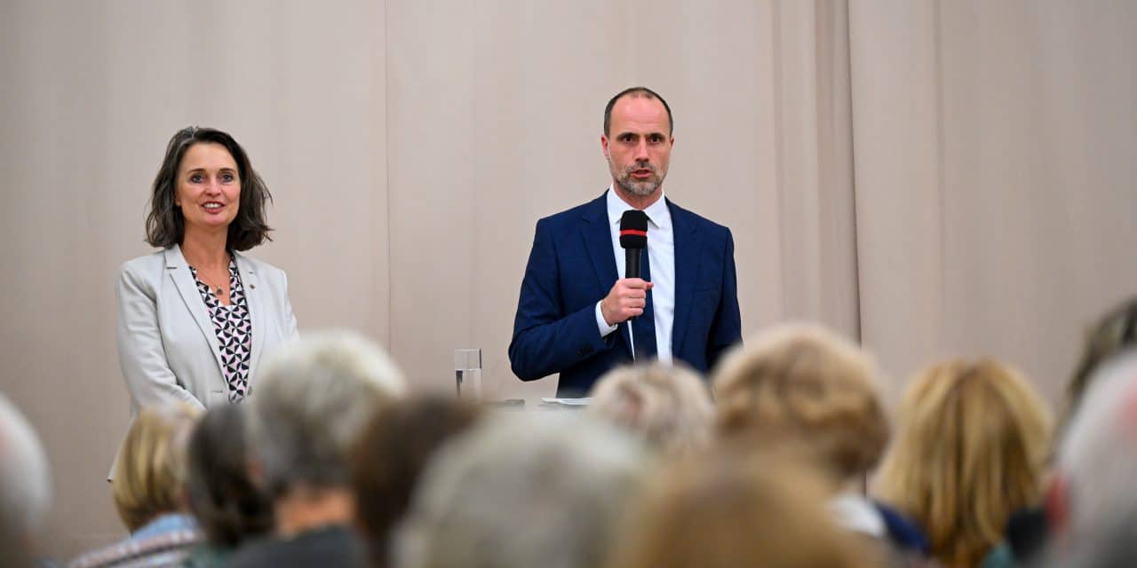 Großes Interesse am neuen Bestattungsgesetz – Minister Hoch in Nierstein