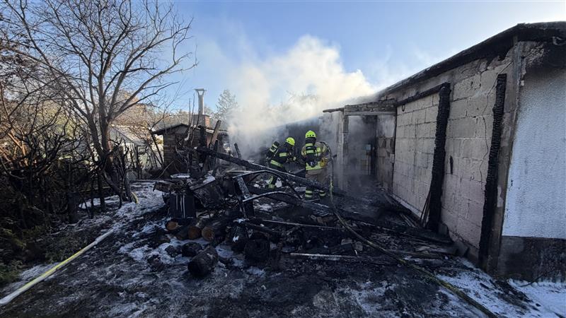 Rauch über dem Holzhof – Feuerwehr löscht Brand in Wormser Kleingartenanlage