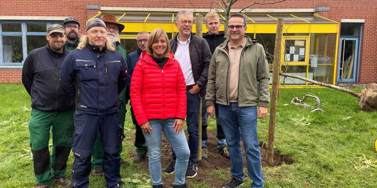 Pflanzaktion in Alzey: Schulen werden grüner