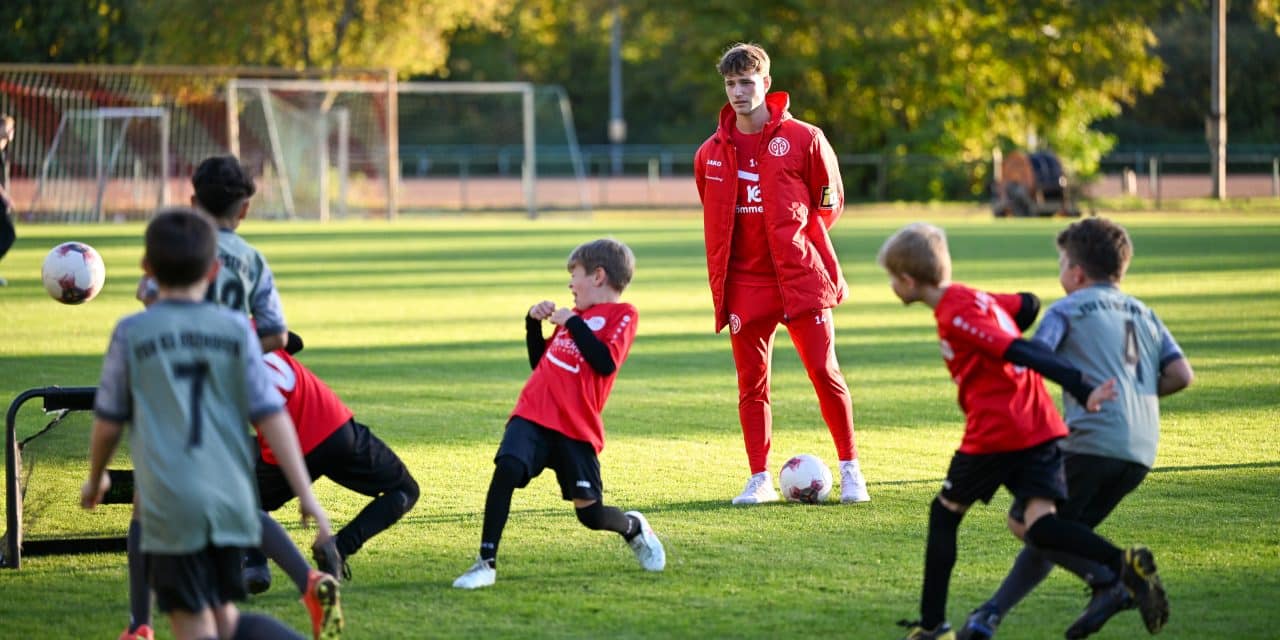 Mainzer Profis und bunte Schuhe – Ein Tag voller Highlights in Osthofen