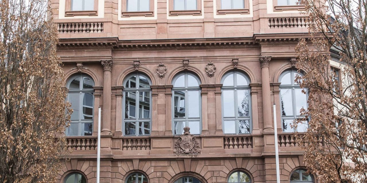 Internetliebe mit bitterem Ende: Wormserin wegen mutmaßlichem Love-Scam vor Gericht