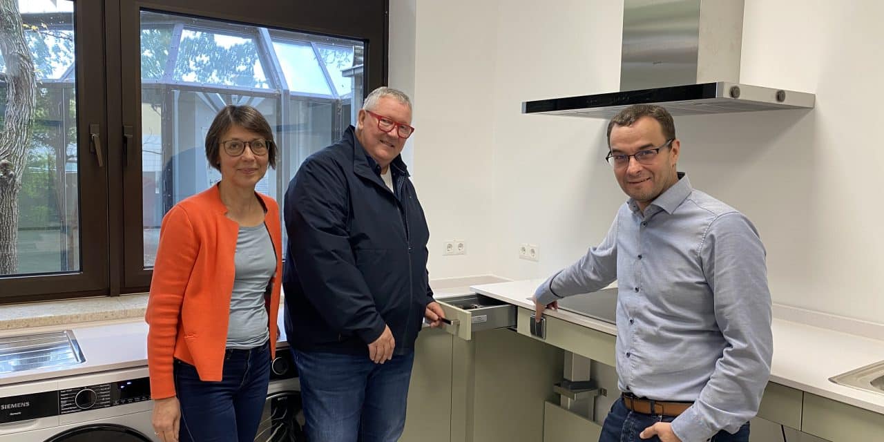 Dirk Beyer und Waldemar Herder zu Besuch an der Wormser Volkshochschule