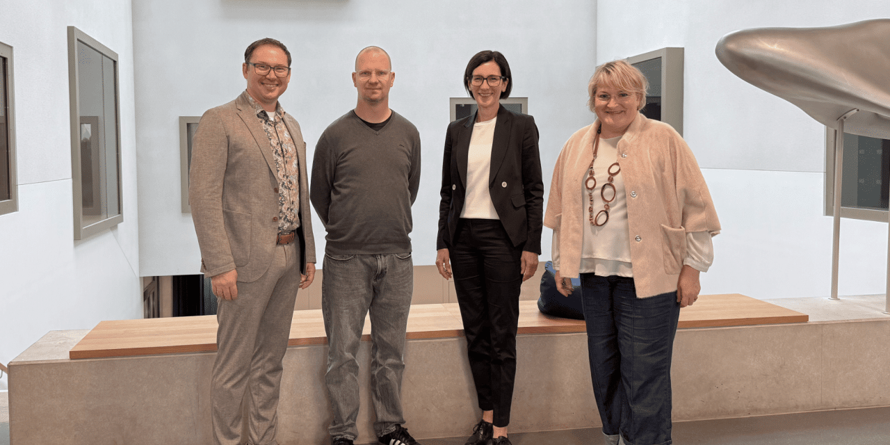 Vom Informatik-Labor ins Klassenzimmer: Hochschule Worms spendet Technik an Pfrimmtal Realschule Plus