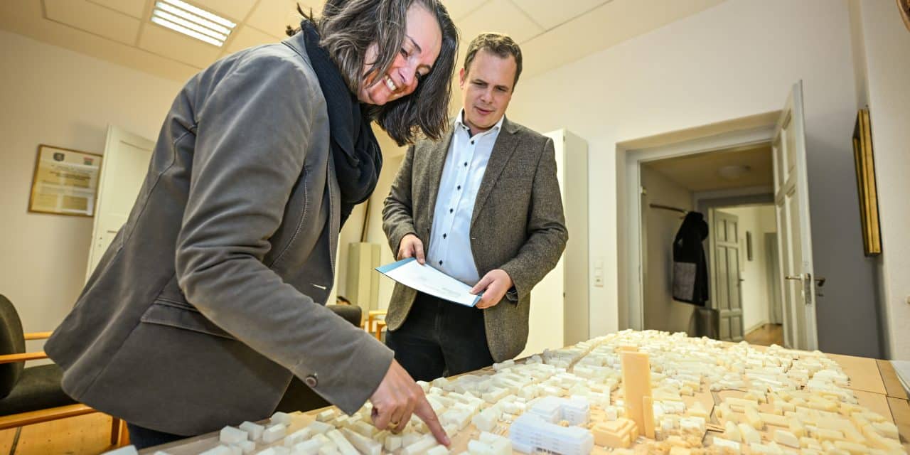 350.000 Euro Förderung für Osthofen: Förderung für die „Neue Mitte“ offiziell überreicht