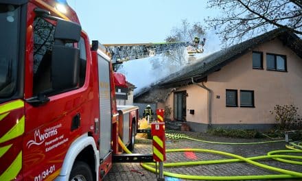 Dachstuhlbrand in Worms-Horchheim – Wohnhaus unbewohnbar, hoher Sachschaden