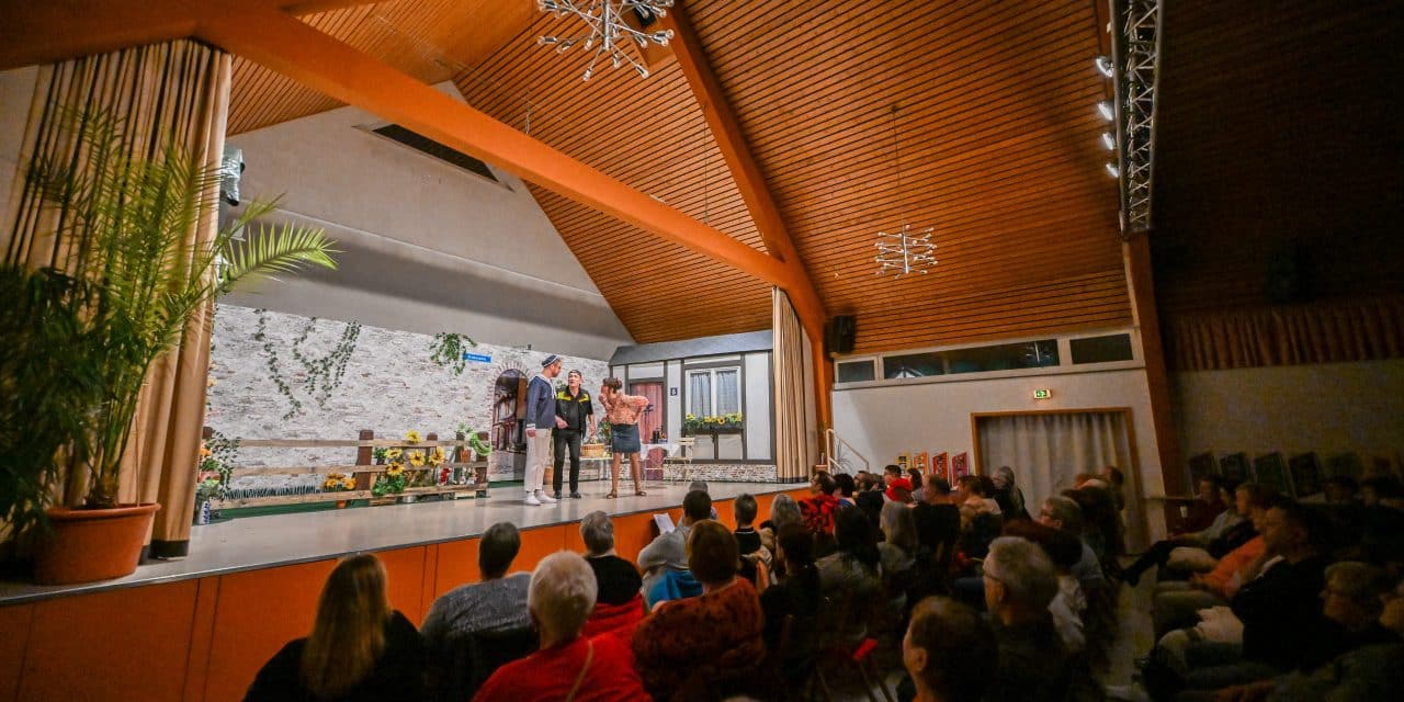 Komödie „Kein Platz für Napoleon“ begeistert in Worms-Horchheim