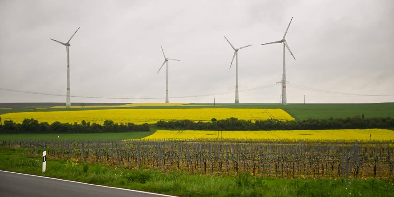 Mit Rückenwind in die Zukunft – Renolit SE setzt auf klimaneutrale Energie