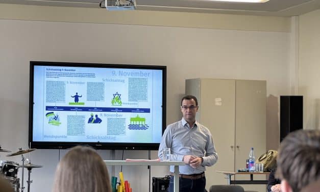 Dirk Beyer im Austausch mit Schülern: Besuch am Gauß- und Eleonoren-Gymnasium