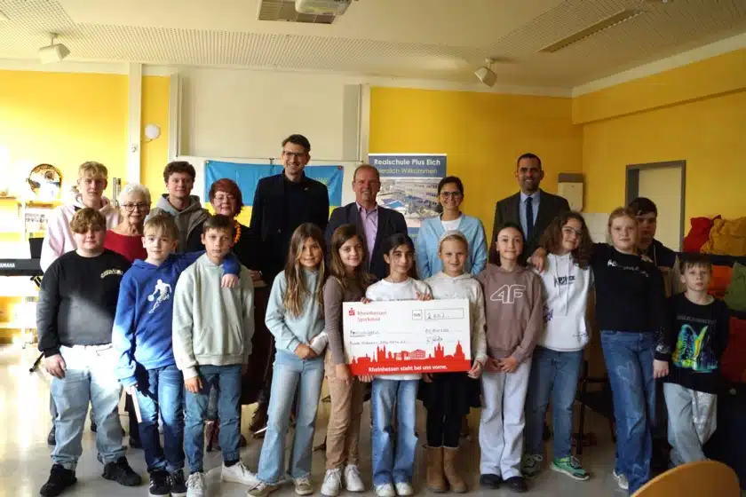 Die Realschule Plus Eich unterstützt die Butezi Primari School mit Aktion Tagwerk