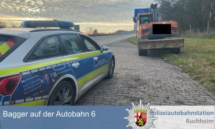 Bagger auf der A6: Polizei stoppt verirrten Fahrer ohne geeignete Fahrerlaubnis