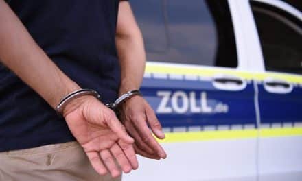 Verdacht auf Sanktionsverstöße: Ermittler vollstrecken Haftbefehle und durchsuchen mehrere Objekte