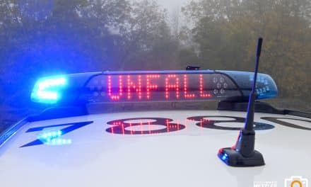 Schwerer Verkehrsunfall auf L431 am Bahnübergang in Nackenheim / L431 und Zugstrecke vollgesperrt