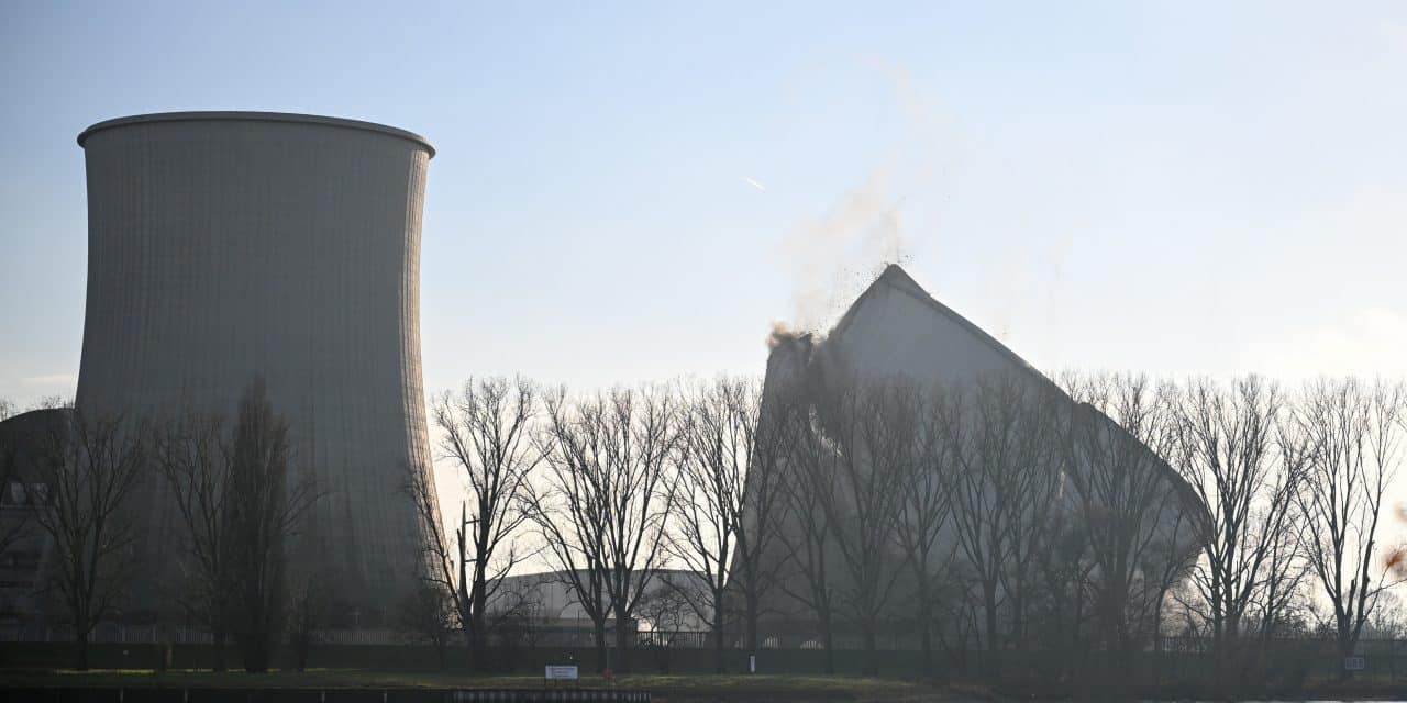 Dritter Kühlturm in Biblis abgerissen – Rückbau des früheren Atomkraftwerks erreicht nächste Etappe