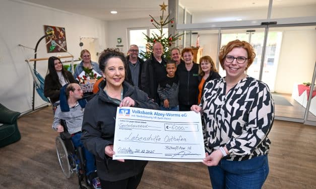 Weihnachtliche Geste mit großer Wirkung: Bühneflitzer spenden 6.000 Euro an die Lebenshilfe Osthofen