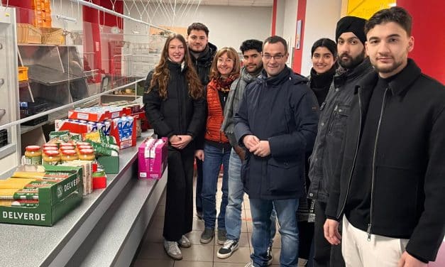 Jusos Tafelaktion: Junge Engagierte sammeln Lebensmittel für die Wormser Tafel