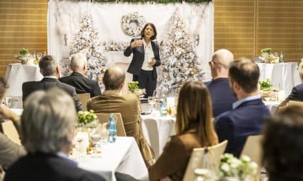 Dialog am Kamin: Wirtschaftsministerin Schmitt besucht Hochschule Worms