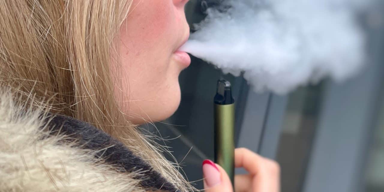 Vorsicht beim Dampfen: Hochriskante Substanzen in beliebten Vape-Liquids