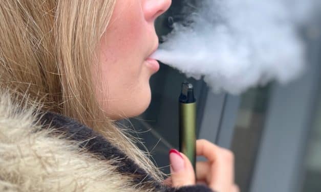 Vorsicht beim Dampfen: Hochriskante Substanzen in beliebten Vape-Liquids