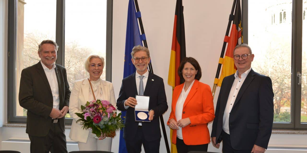 Auszeichnung für Engagement: Thilo Juchem erhält Wirtschaftsmedaille