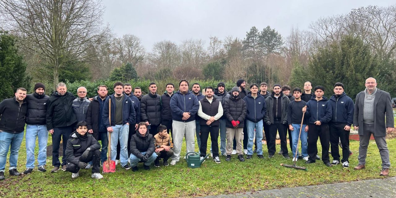 Jugendorganisationen engagieren sich für Sauberkeit am Wormser Hauptfriedhof