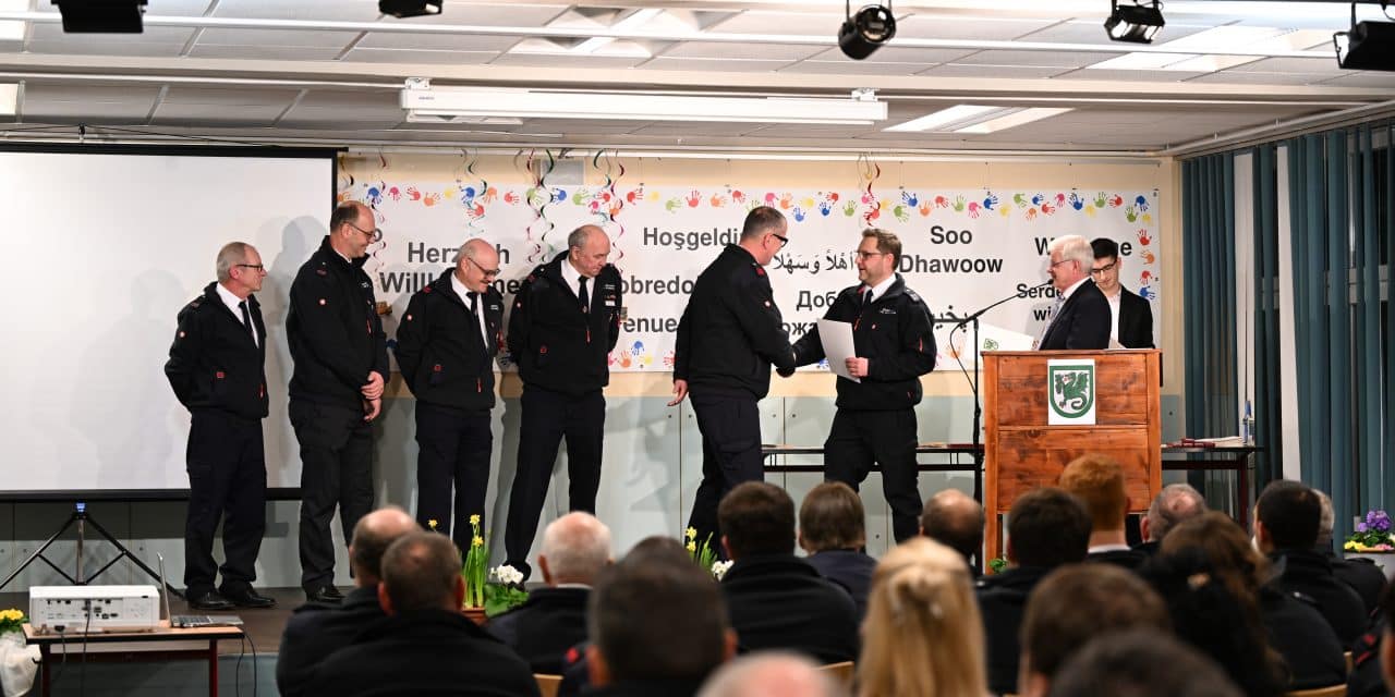 Jahrzehnte im Dienst der Gemeinschaft: Ehrung für Feuerwehrleute in Westhofen