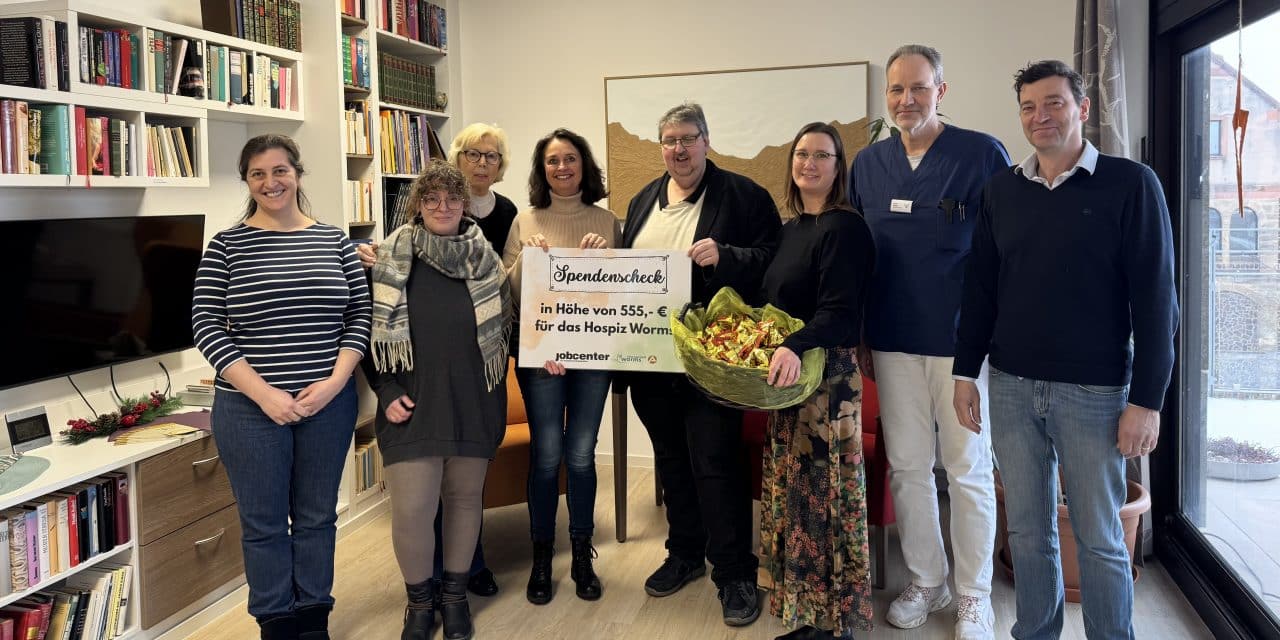 Herzenssache: Jobcenter übergibt 555 Euro an Hospiz im Hochstift
