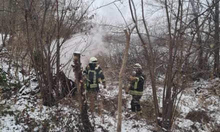 Brandgeruch und Flammen im Unterholz: Feuerwehr Eich im Einsatz