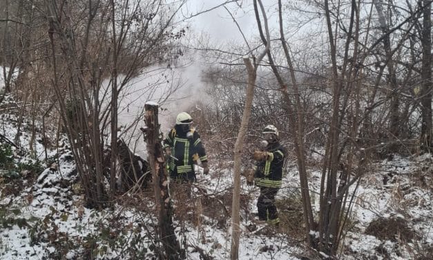Brandgeruch und Flammen im Unterholz: Feuerwehr Eich im Einsatz
