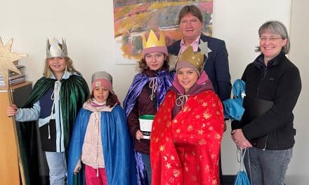 Sternsinger überbringen Landrat Segen – Spendenaktion unterstützt Bangladesch