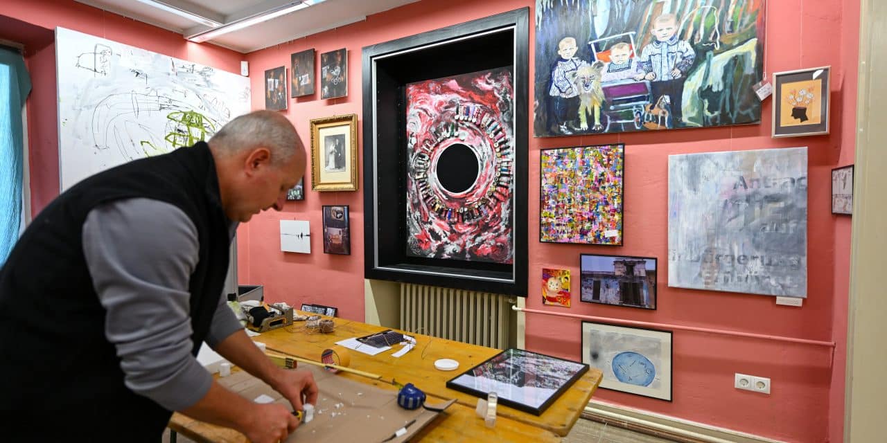 Zwischen Vergangenheit Gegenwart und Zukunft Kunstausstellung im Storchenschulhaus Gimbsheim